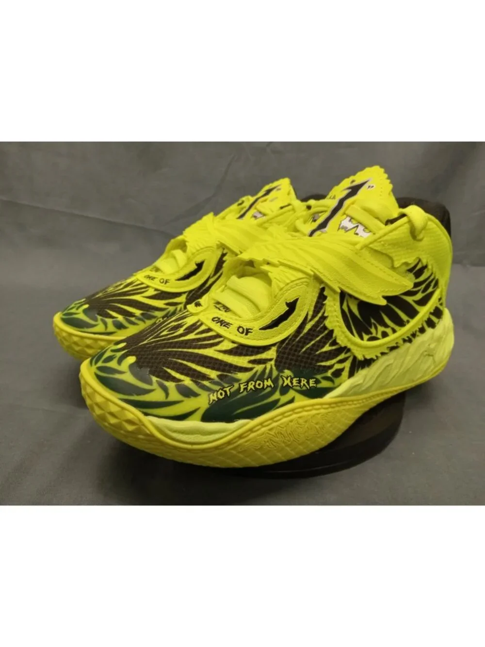 Puma MB.05 Voltage JR (GS) Yellow Alert Puma Black Boys Size 6.5 NEW NO BOX!